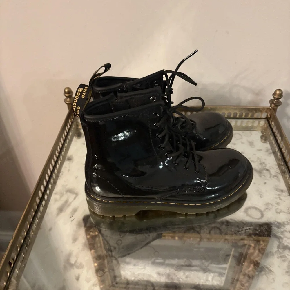 Dr Martens 1460 Boots Kids Size 3 US Black Patent Leather Zip‎ Ankle